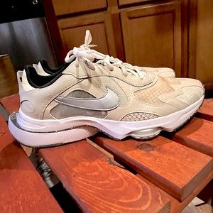 Women’s Nike Air Zoom Division shoes